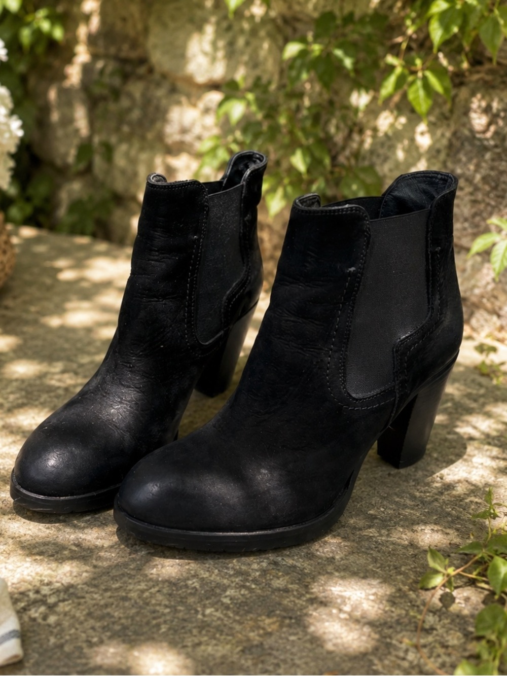 BARNEYS NEW YORK Luxury Minimalist Burnished Black Nubuck Leather Ankle Boots 40